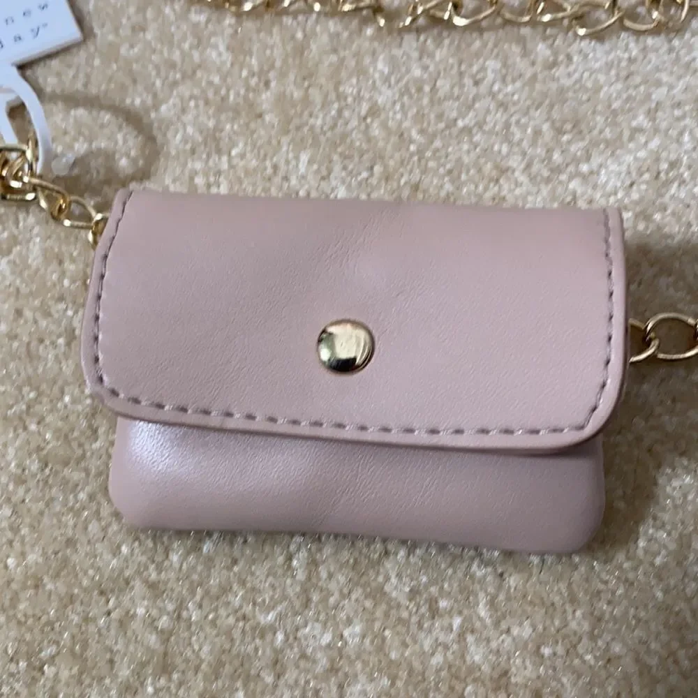 Women’s Gold Chain Belt with Small Purse M NWT